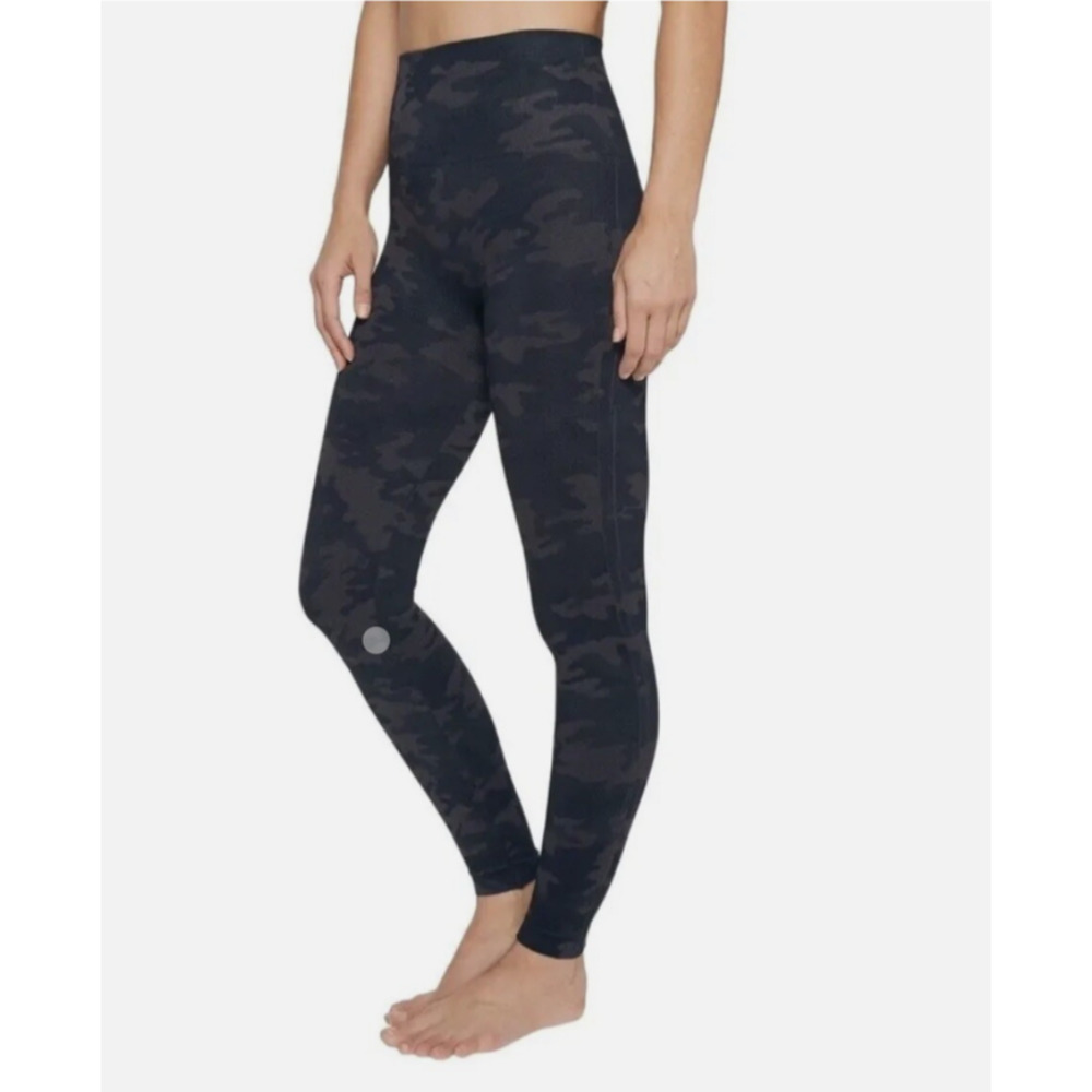 NEW SPANX EcoCare Seamless Leggings Women’s Camo Black Size Medium M Fitted A43